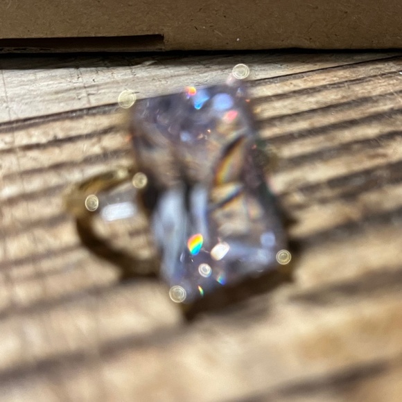 HUGE faux Diamond Like Stone with Pale Blue/Lavendar Tones Ring size 9 - Picture 4 of 7